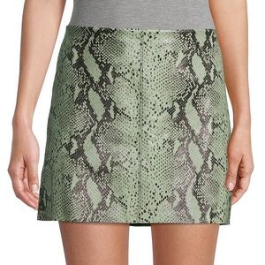 Alice & Olivia ​Elana Snakeskin Leather Skirt in Sage –– NWT